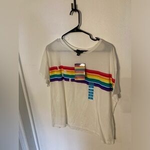 NWT Feeling proud short sleeve shirt in size XL. White with rainbow 🌈